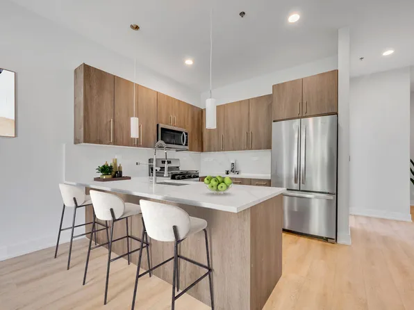 2928 W Medill Ave #501, Chicago, IL 60647