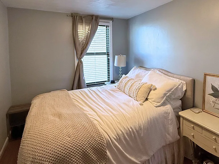 265 Lexington St #4 — Photo 6