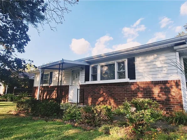 3701 Crestwood Circle Dr, Danville, IL 61832