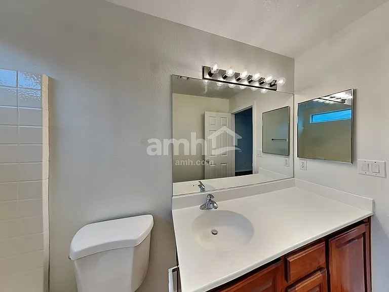 197 Shaded Peak St — Photo 16