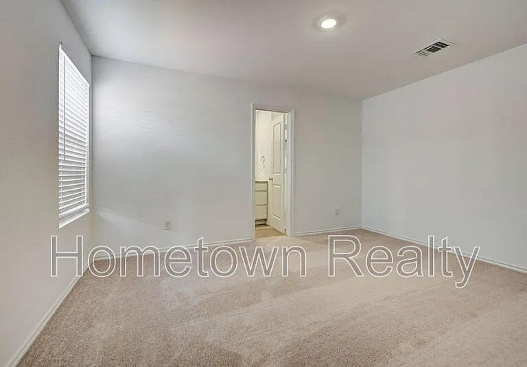3303 NW 149th St — Photo 18
