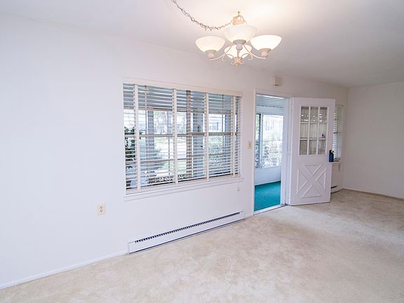 3rd image of 871 Balmoral Court #A