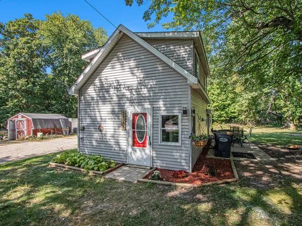7141 Little Paw Paw Lake Rd, Coloma, MI 49038