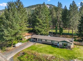195 Smokey Ln, Grants Pass, OR 97527