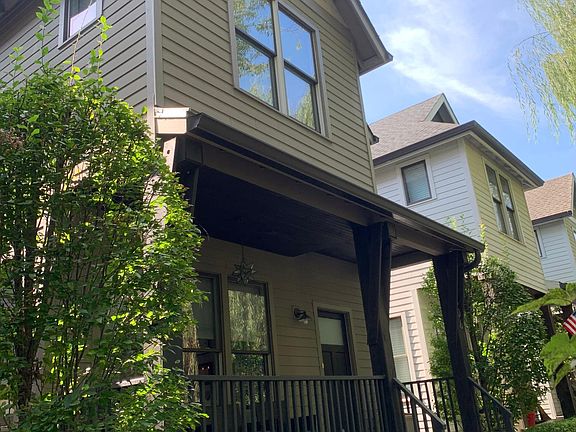 3rd image of 806 Lancaster Way