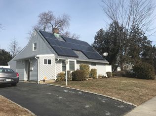 83 Squirrel Ln, Levittown, NY 11756