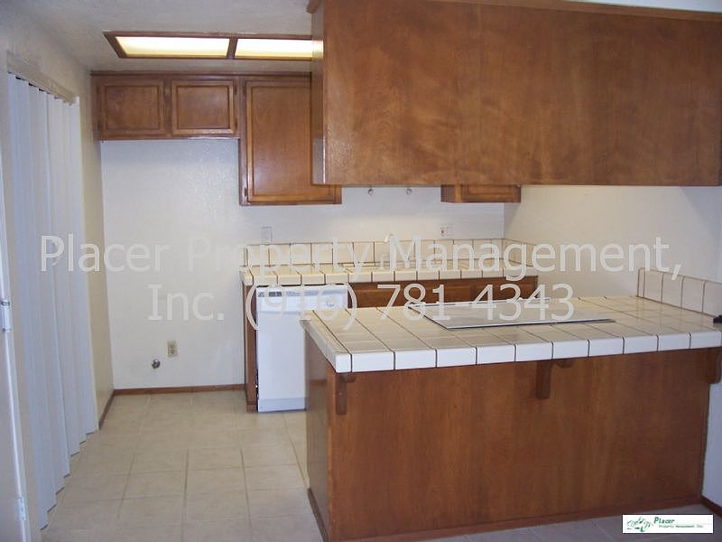 2nd image of 6618 Oak Lakes Ln