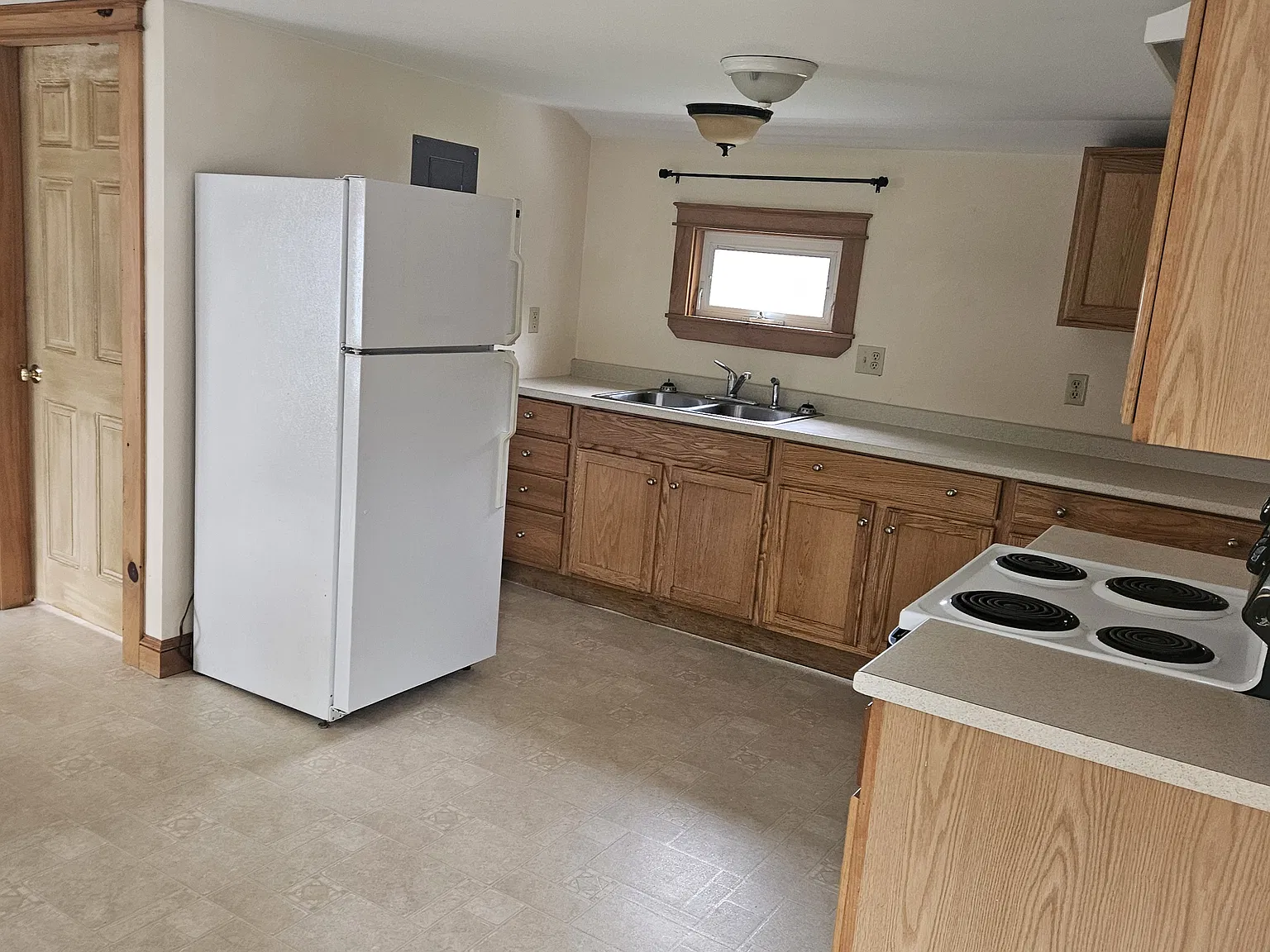 2 bed, 600 sqft, $1,100 — Photo 3