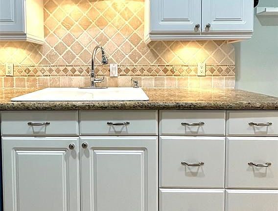 3rd image of 12 Hyde Park Blvd Unit 2