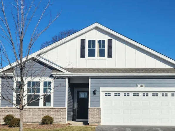 1010 Churchill Dr, North Aurora, IL 60542