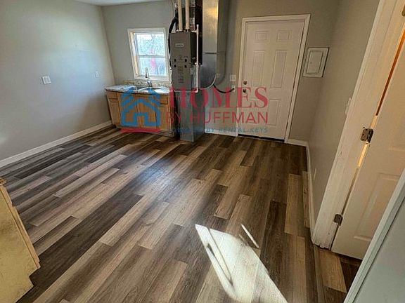 3rd image of 1413 Cumberland Ave