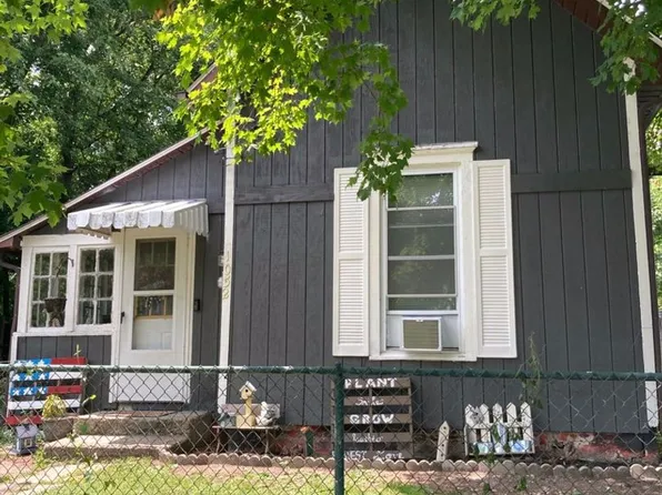 1052 N John St, Frankfort, IN 46041