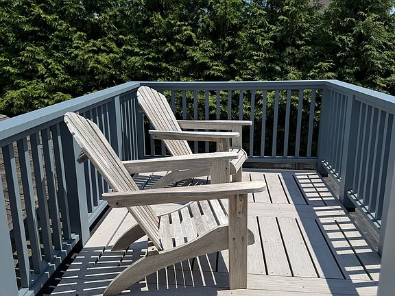 3rd image of 84 Waterside Ln APT 3
