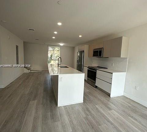 4th image of 2561 NE 193rd St #1208