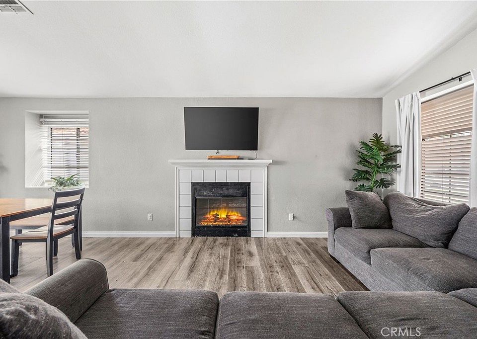 1st image of 39875 Knollridge Dr