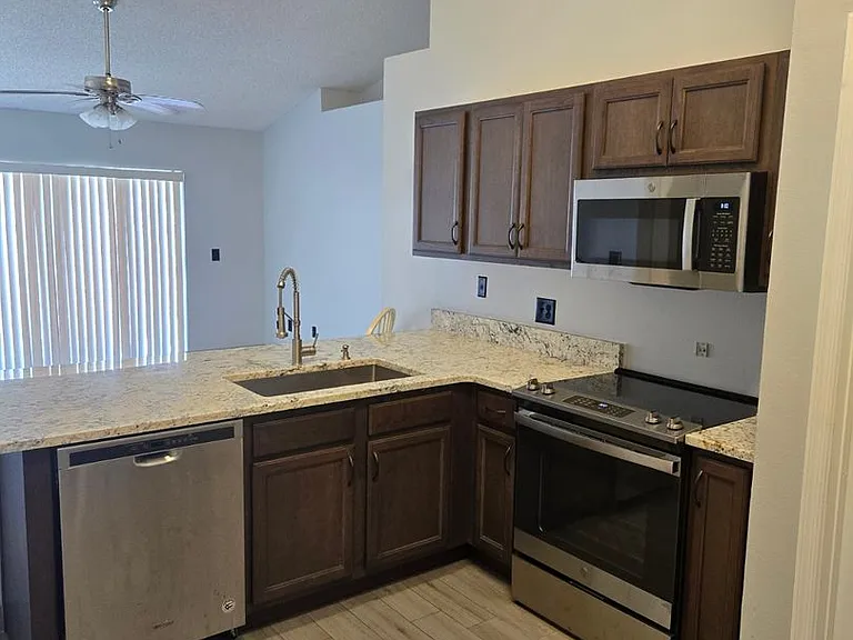 9560 Brackin St — Photo 11