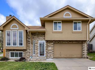 13312 Chandler Ct, Omaha, NE 68138