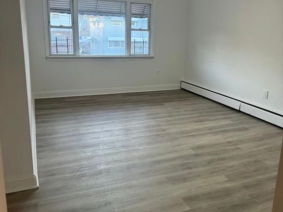 3rd image of 532 Underhill Ave Floor 1