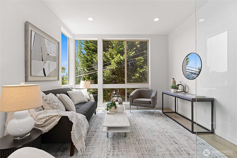 5th image of 3819 A Fremont Avenue N