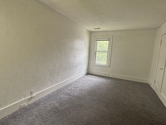 5th image of 719 1/2 Birchard Ave Floor 2