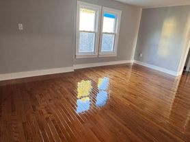 77 4th St