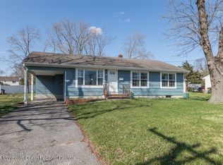 202 Colonial Dr, Toms River, NJ