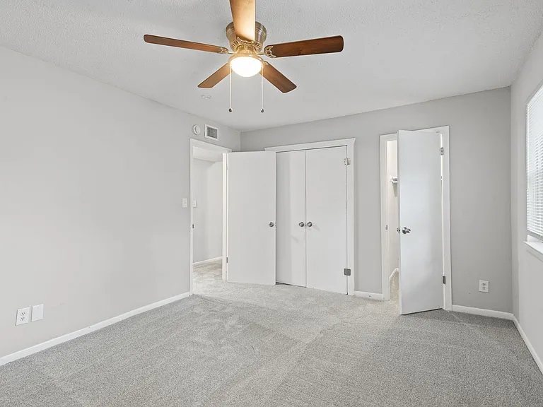 Redwood Village Townhomes — Photo 15
