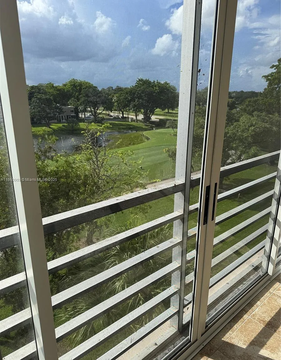 3 bed, 1124 sqft, $3,000 — Photo 3