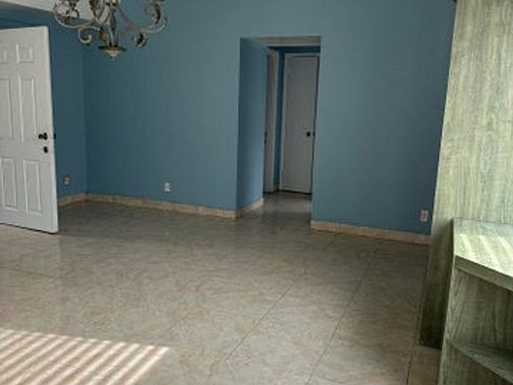 3rd image of 2202 NE 3rd St