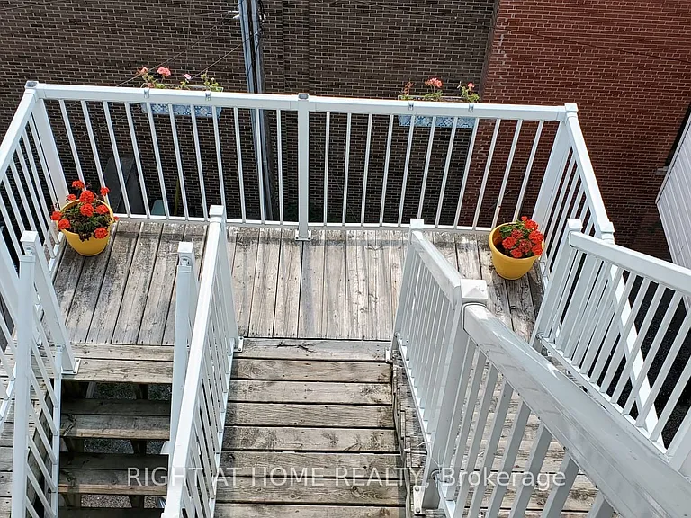 89 King St W — Photo 10
