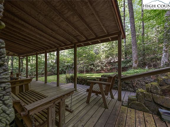 3rd image of 189 Woodstock Drive