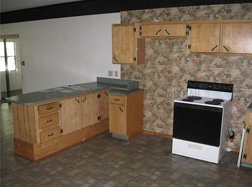 2nd image of 1760 Hallum Ave
