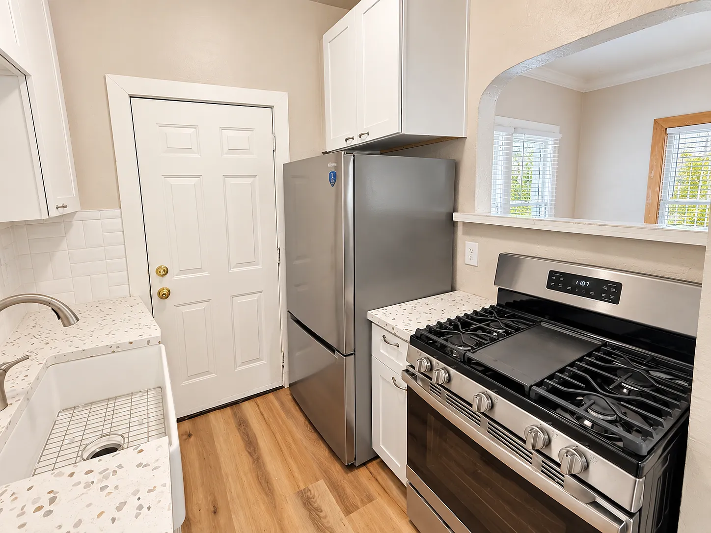1019 W Woodland Ave — Photo 4