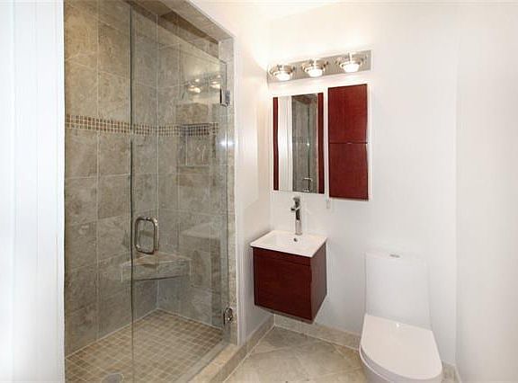 5th image of 1224 Saint Charles Ave APT 305