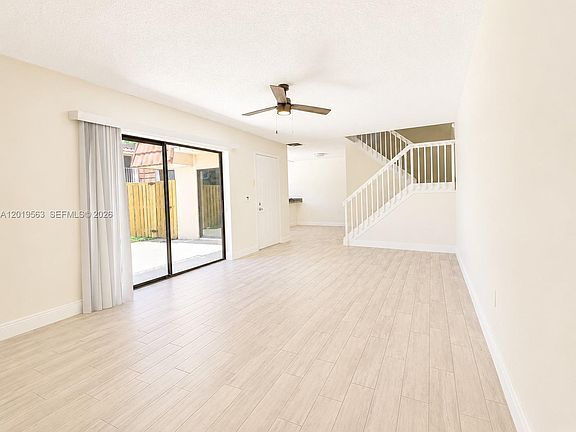 5th image of 824 Blue Ridge Cir