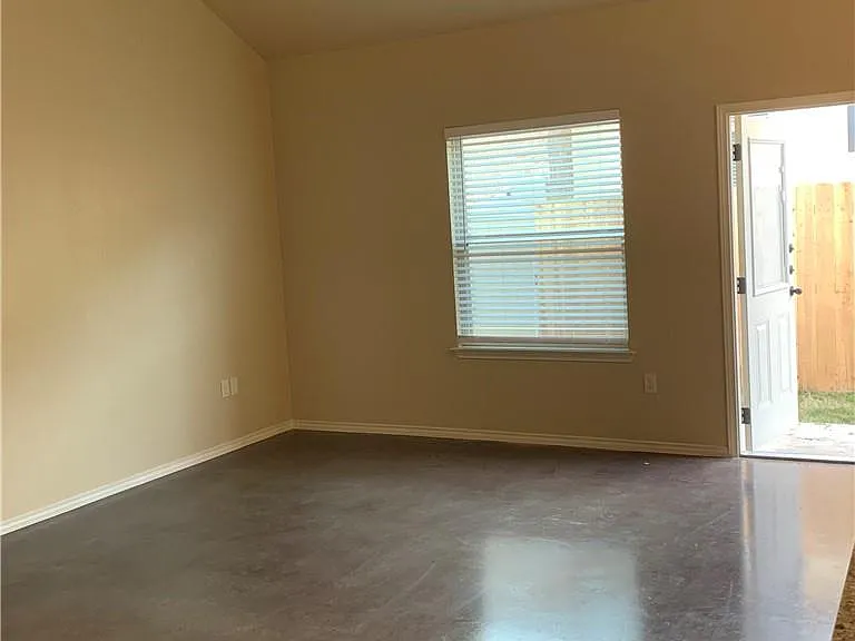 379 Joanne Loop #A & B — Photo 9