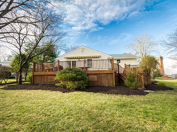 Park-like Backyard.