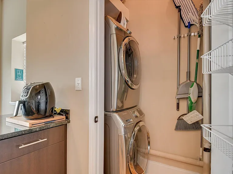 936 Broad St #304 — Photo 33