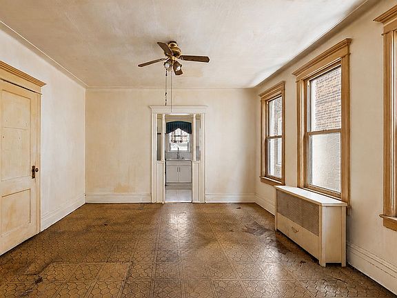 3rd image of 1721 Stephen St
