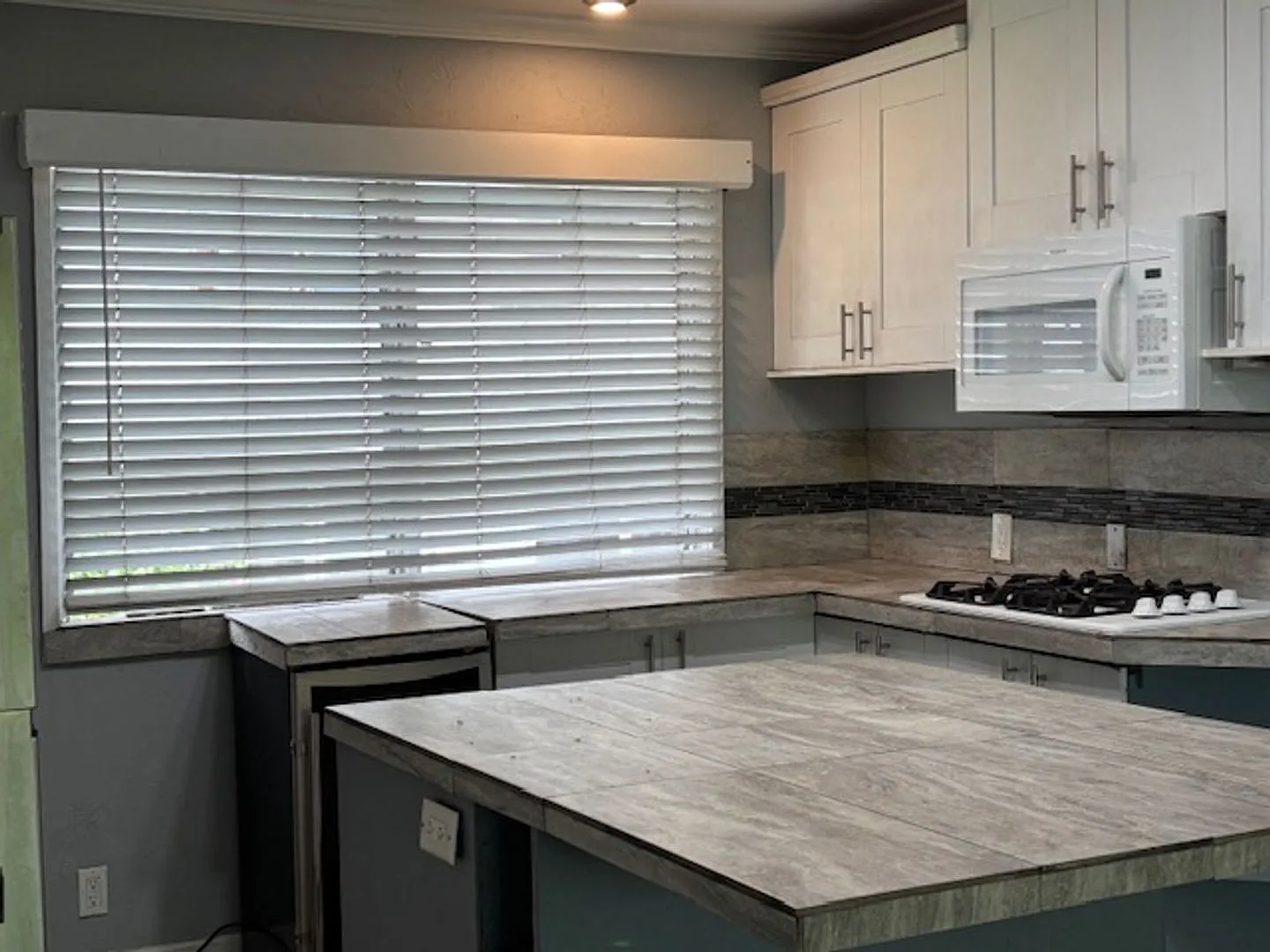 Kona Kai 2 Bedroom / 1 Bath Apartment **Pet Friendly** — Photo 2