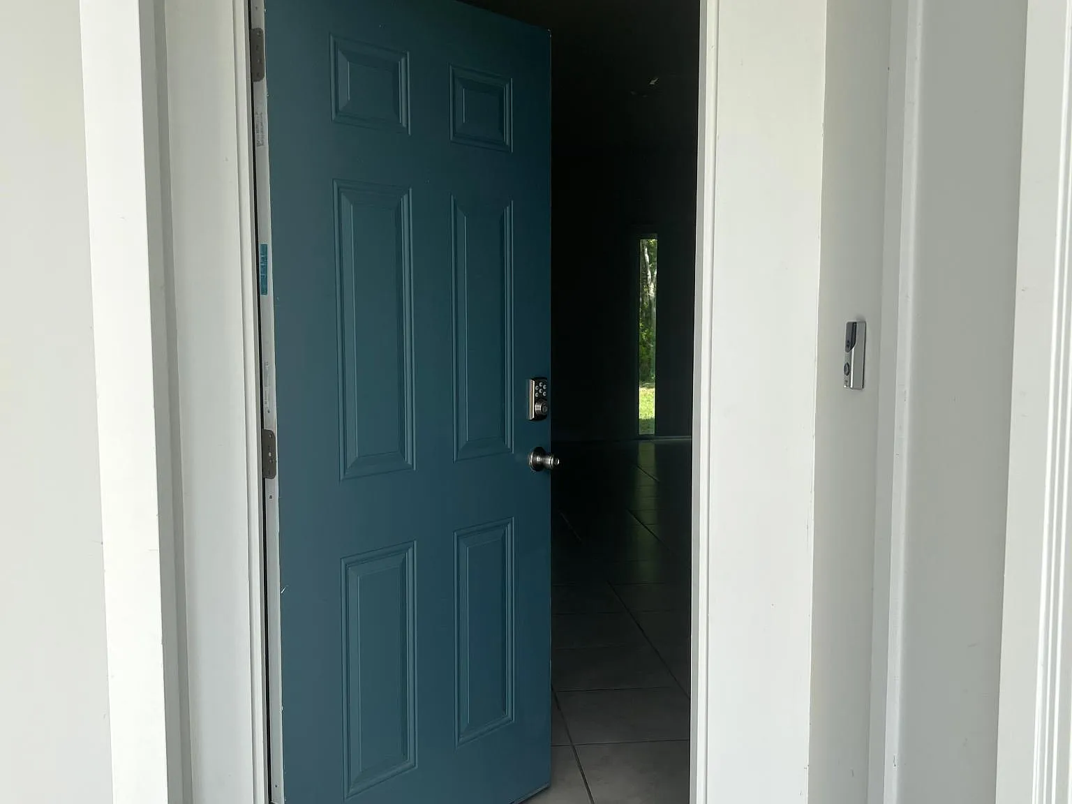 3 bed, 2.5 bath, 1502 sqft, $2,100 — Photo 3