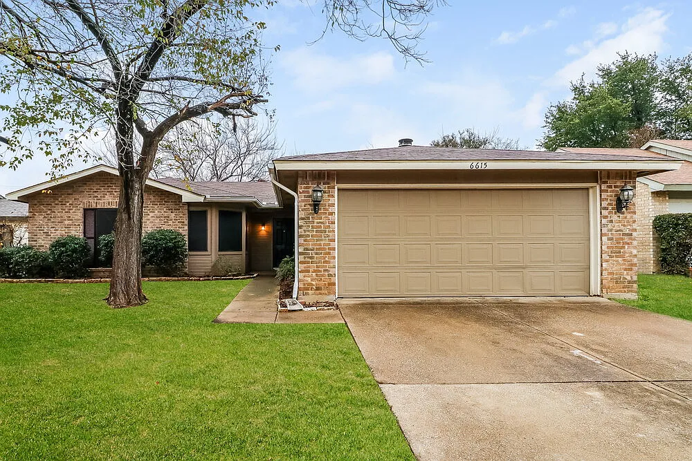 3 bed, 2.0 bath, 1341 sqft, $2,140 — Photo 1