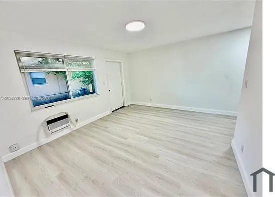 2 bed, 700 sqft, $1,700 — Photo 4