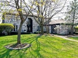 3661 Palm Canyon Dr, Northbrook, IL 60062