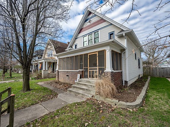 4th image of 1126 N Parker Ave