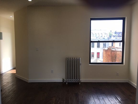3rd image of 569 W 182nd St APT 44