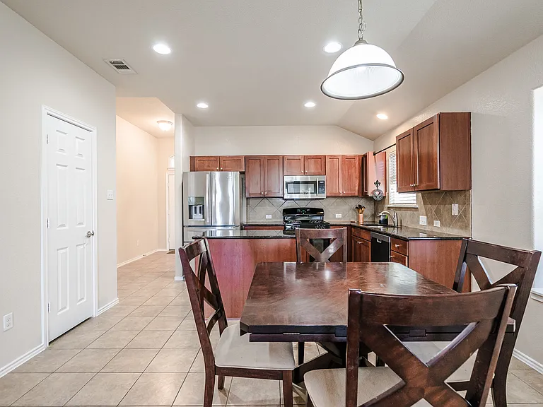 2404 Christoff Loop — Photo 7