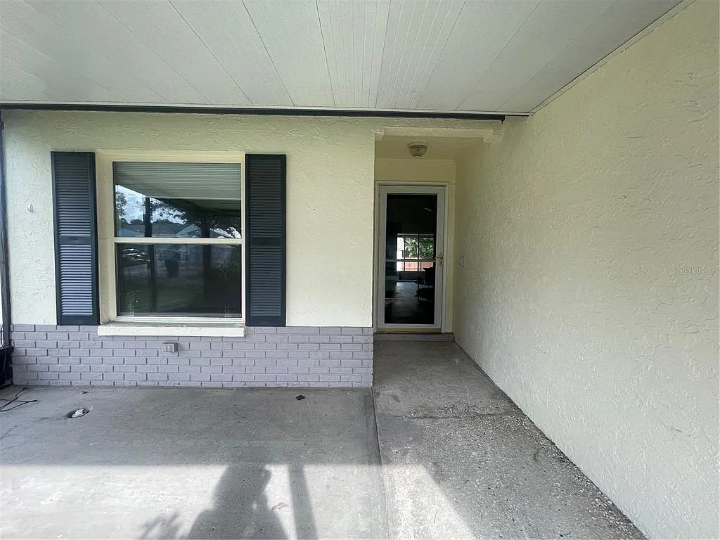 3 bed, 2.0 bath, 1226 sqft, $3,000 — Photo 3