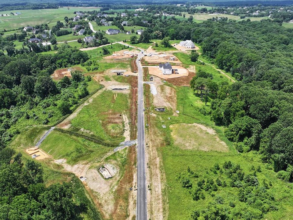 2nd image of 2030 Packard Dr