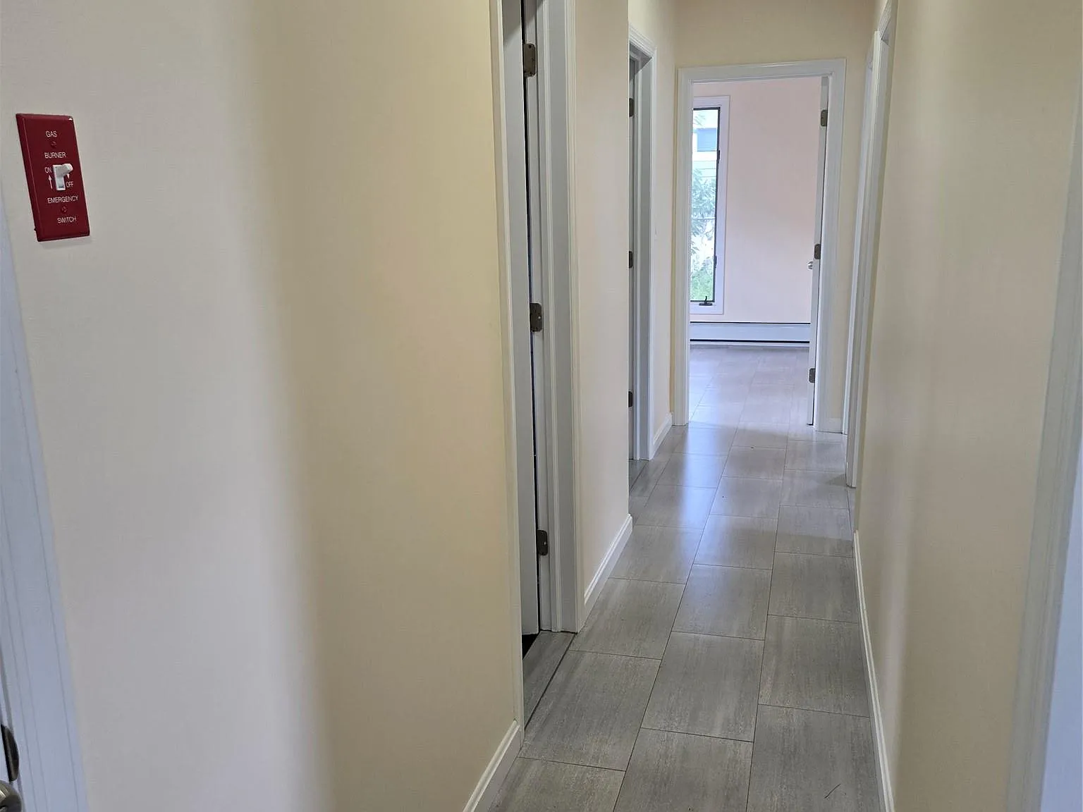 3 bed, 1.5 bath, 1688 sqft, $3,700 — Photo 4